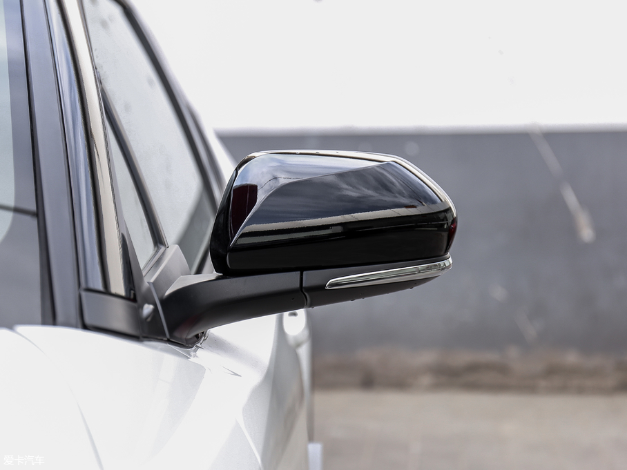 2018SC-HR 촰 2.0L CVTܺA V