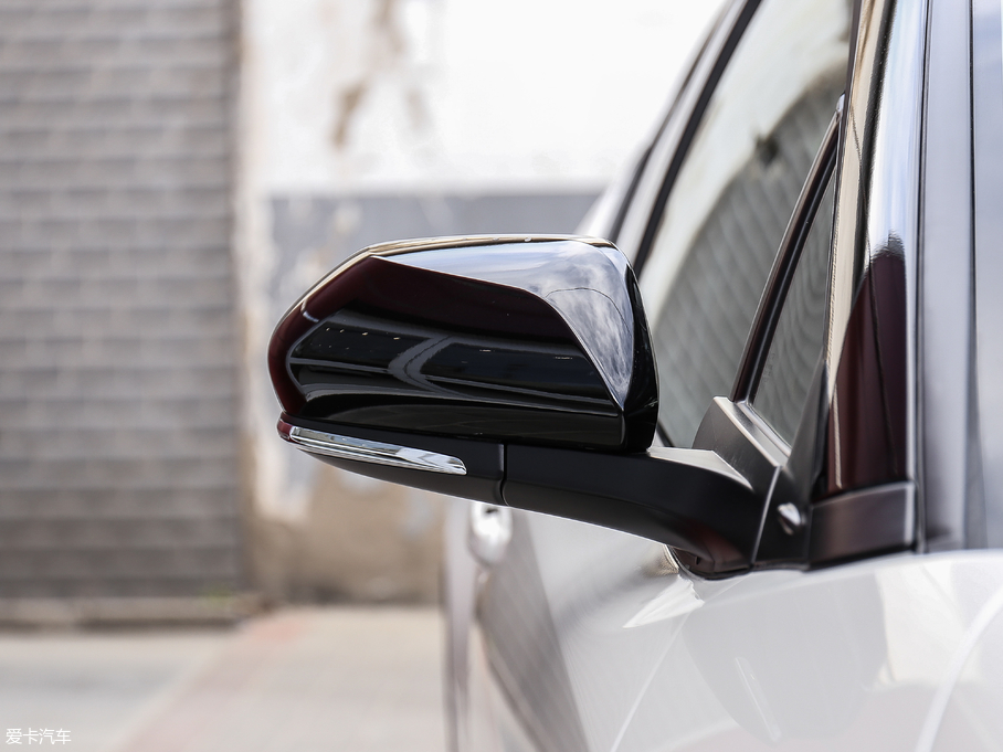 2018SC-HR 촰 2.0L CVTܺA V