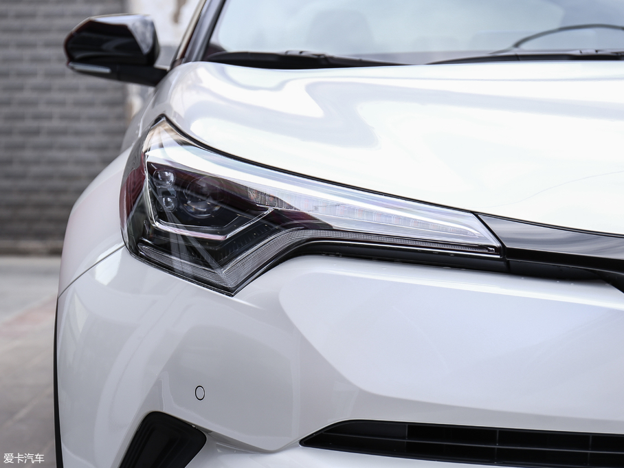 2018SC-HR 촰 2.0L CVTܺA V