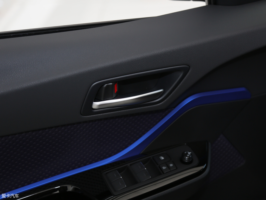 2018SC-HR 촰 2.0L CVTԽA V