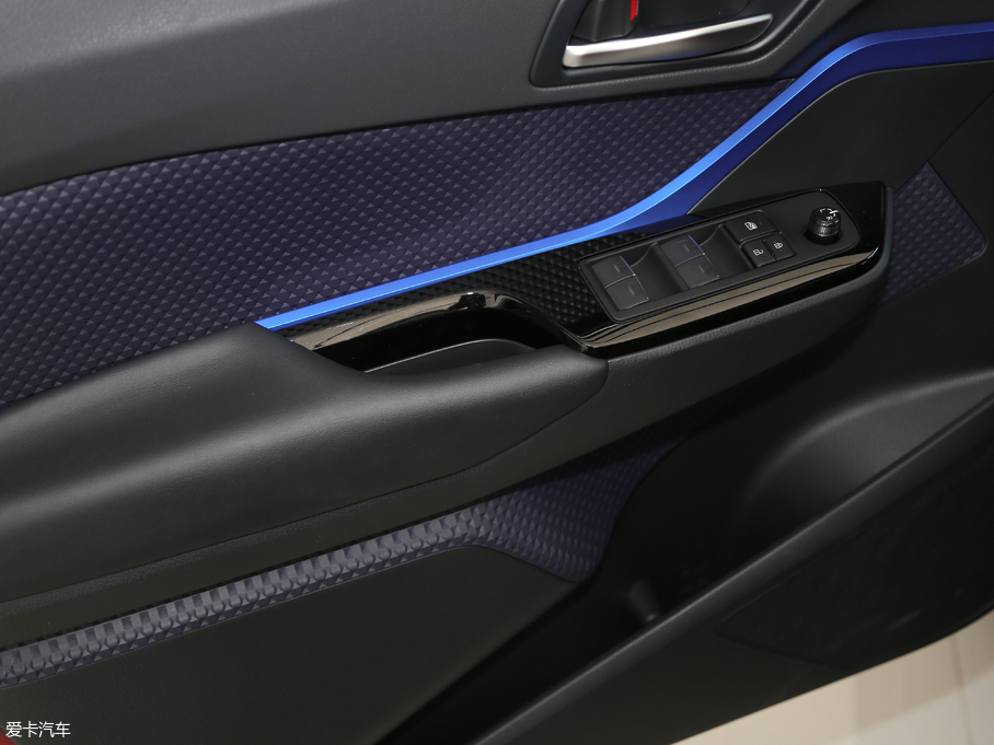 2018���S��C-HR �촰�� 2.0L CVT��Խ���A�� ��V