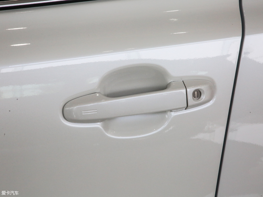 2018SC-HR 촰 2.0L CVTI(lng) V