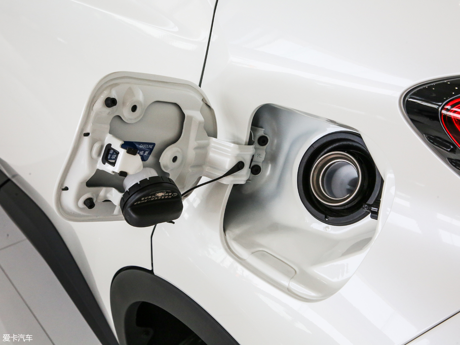 2018SC-HR 촰 2.0L CVTI V