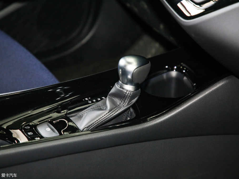 2018SC-HR 촰 2.0L CVTI(lng) V