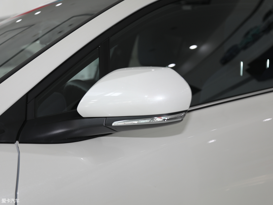 2018SC-HR 촰 2.0L CVTI(lng) VI