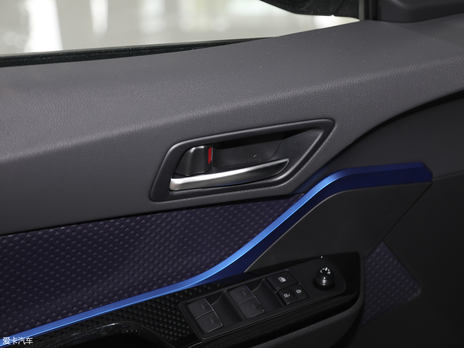 2018���S��C-HR �촰�� 2.0L CVT�I���� ��VI