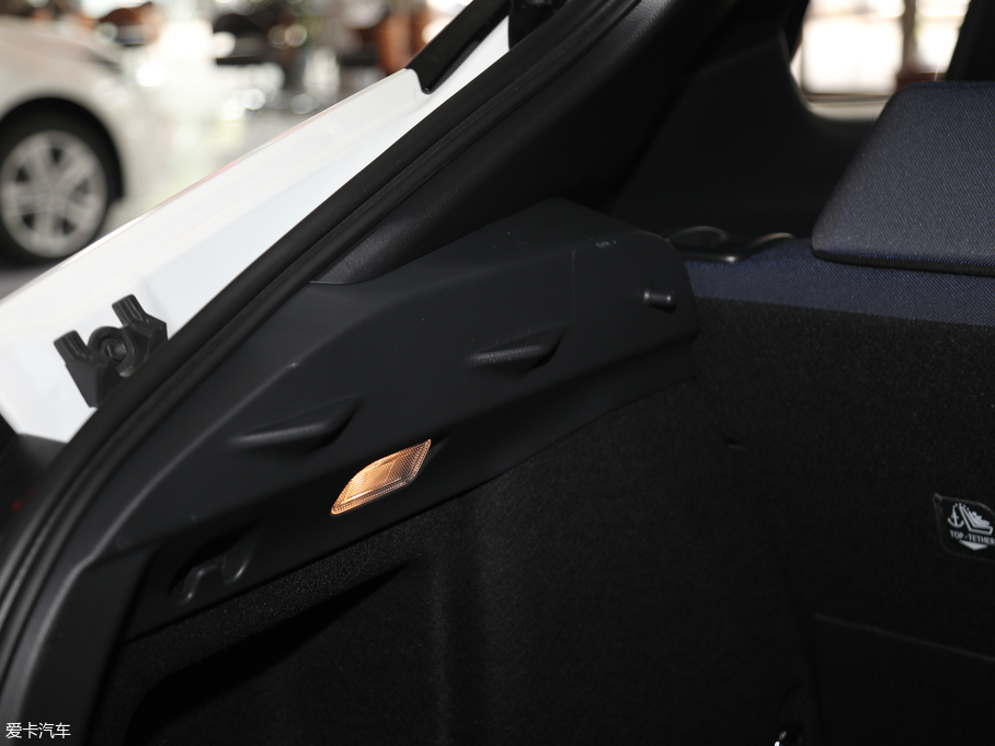 2018SC-HR 촰 2.0L CVTI(lng) VI