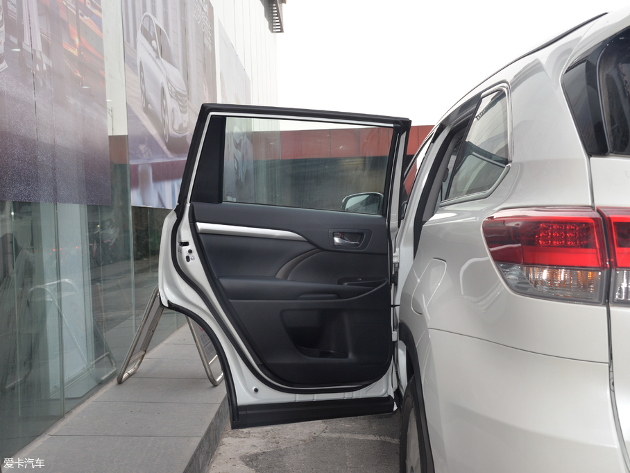 2018hm_(d) 2.0T (q)A 7