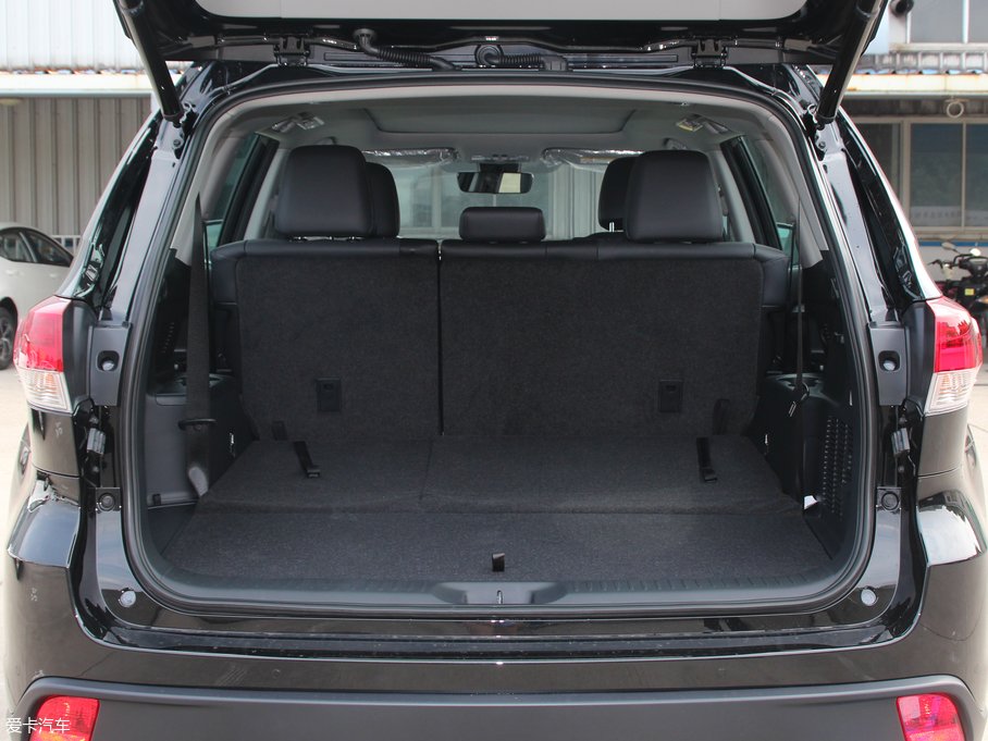 2018hm_(d) 2.0T (q)F 7