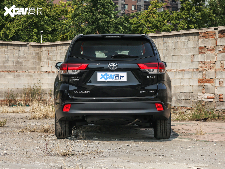 2018hm_(d) 2.0T (q)A 7 VI