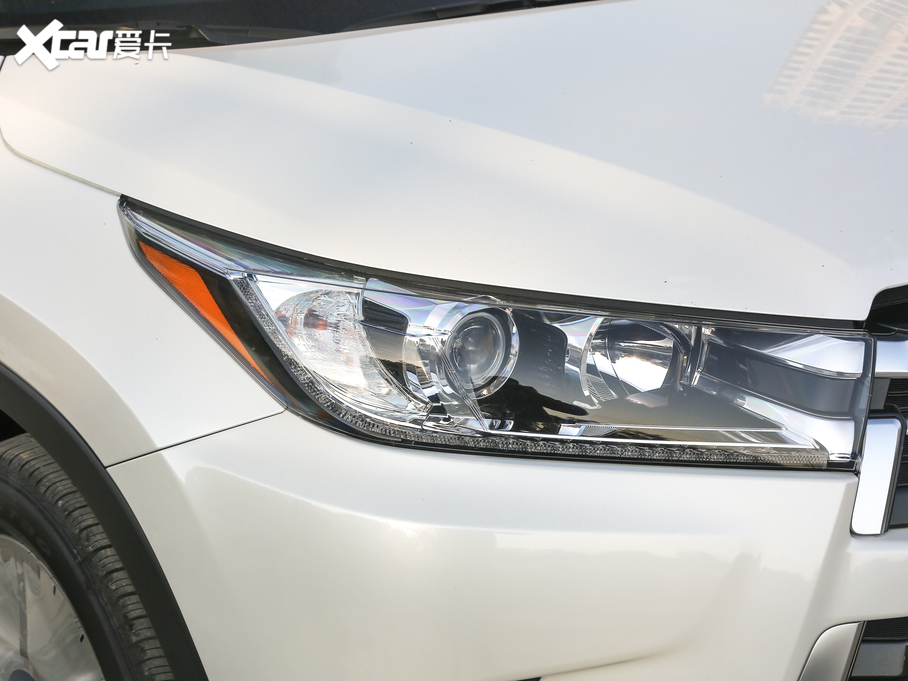 2018hm_(d) 2.0T (q)F 7 VI