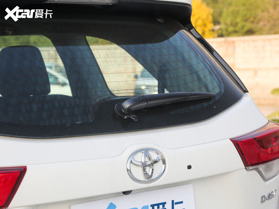 2018hm_(d) 2.0T (q)F 7 VI