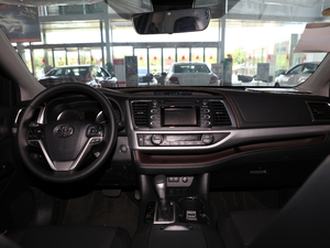 2018款2.0T 两驱豪华版 7座 内饰全景