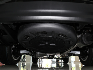 2018款2.0T 四驱尊贵版 7座 国VI 备胎