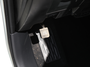 2018款2.0T 两驱豪华版 7座 国VI 驻车制动器