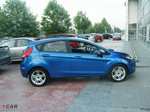 2009款两厢 1.5L 手动运动版 正侧（左）