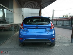 2009款两厢 1.5L 手动运动版 正后	