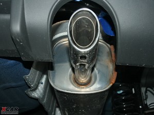 2009款两厢 1.5L 手动运动版 排气管