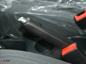 2009款两厢 1.5L 手动运动版 驻车制动器