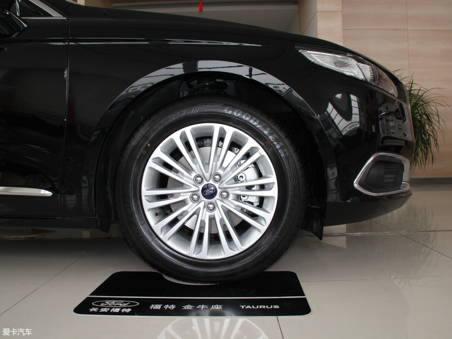 2018ţ EcoBoost 245 r V