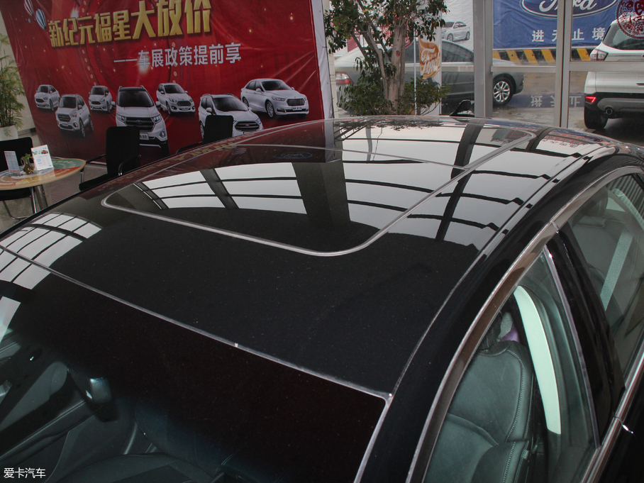 2018ţ EcoBoost 245 r V