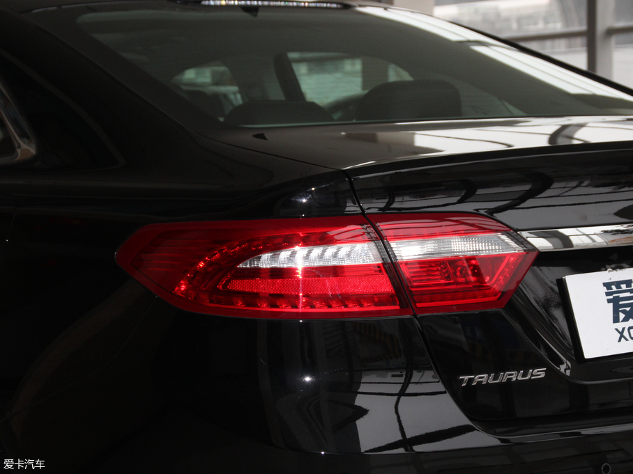 2018ţ EcoBoost 245 r V