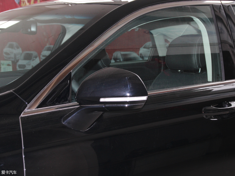 2018ţ EcoBoost 245 r(sh) (gu)V