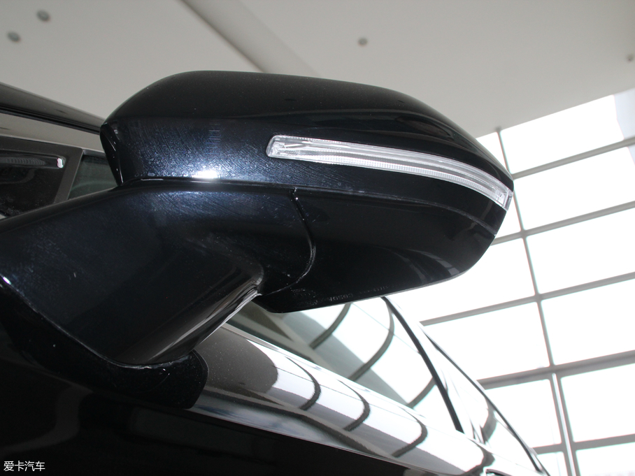 2018ţ EcoBoost 245 r(sh) (gu)V