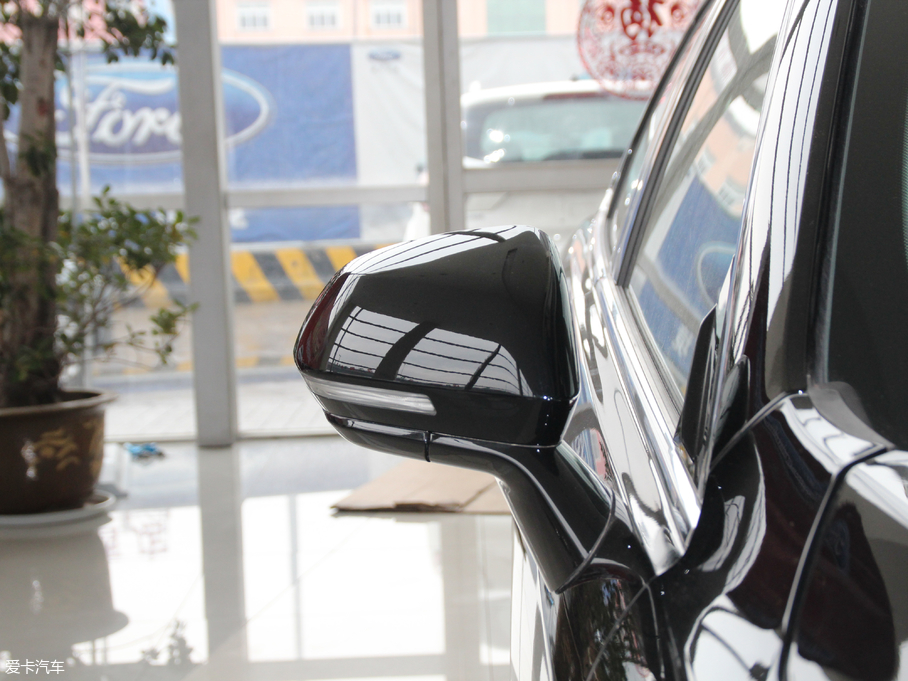 2018ţ EcoBoost 245 r V