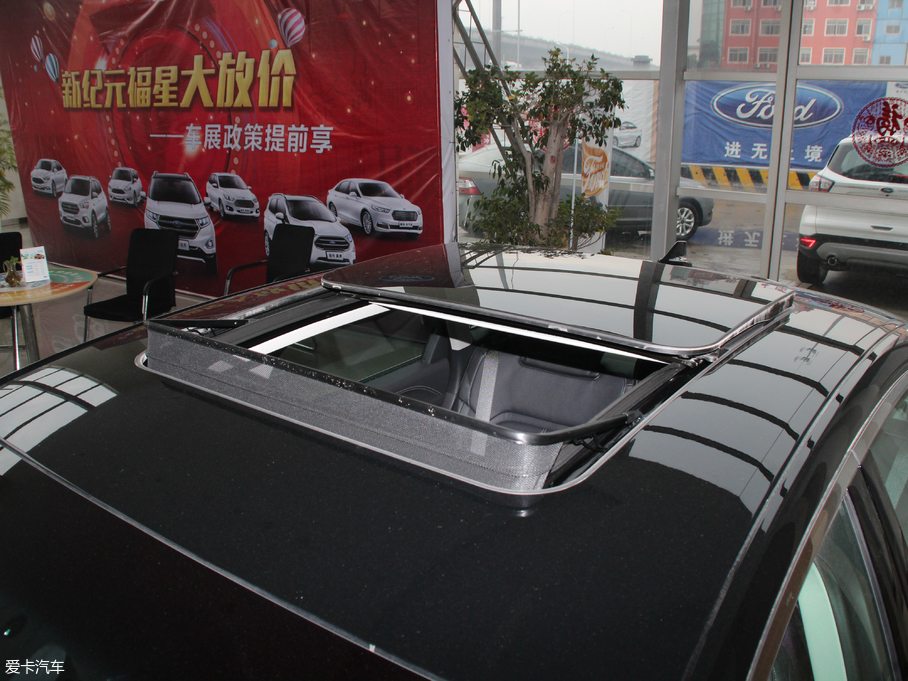 2018ţ EcoBoost 245 r V