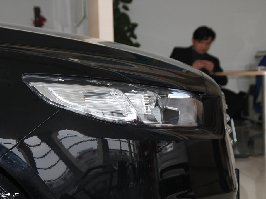 2018ţ EcoBoost 245 r V