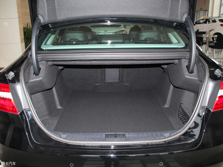 2018ţ EcoBoost 245 r V