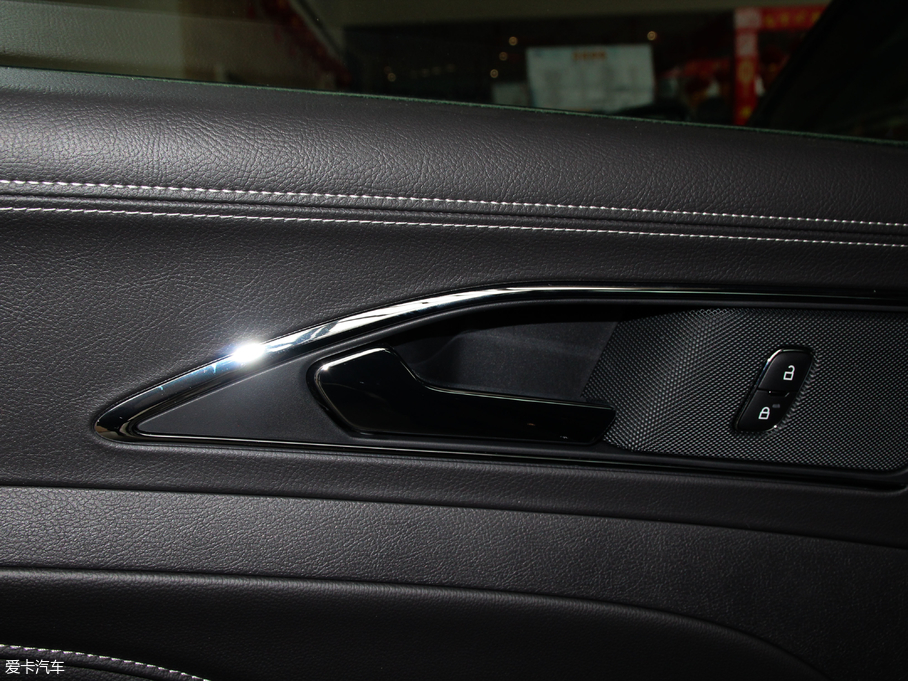 2018ţ EcoBoost 245 r V