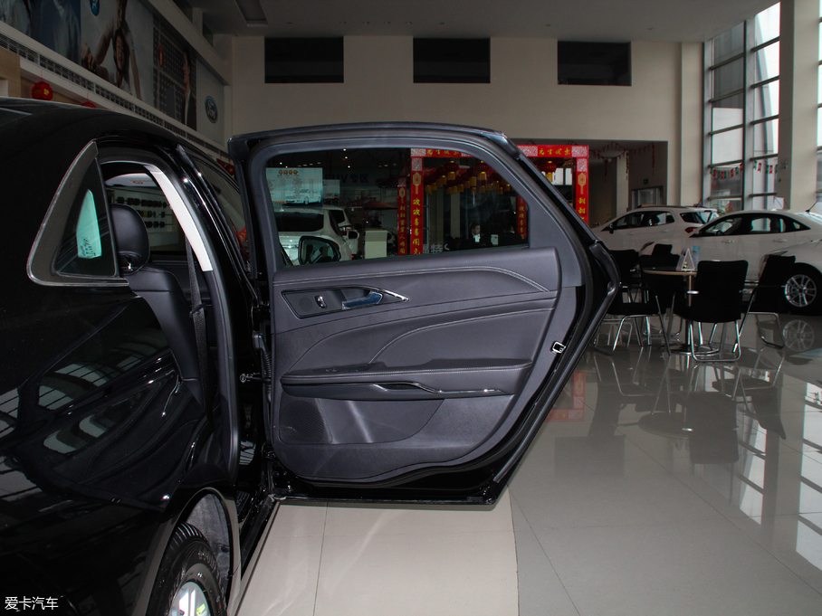 2018ţ EcoBoost 245 r V