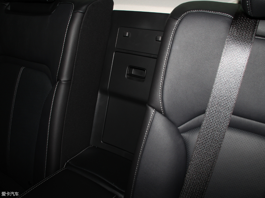 2018ţ EcoBoost 245 r(sh) (gu)V