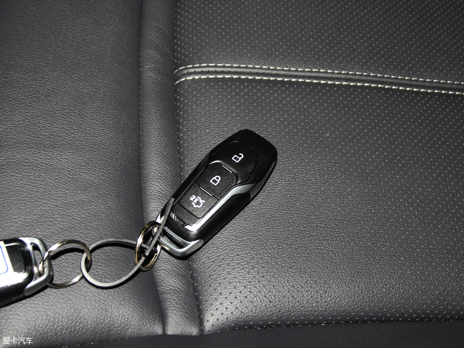 2018ţ EcoBoost 245 r V