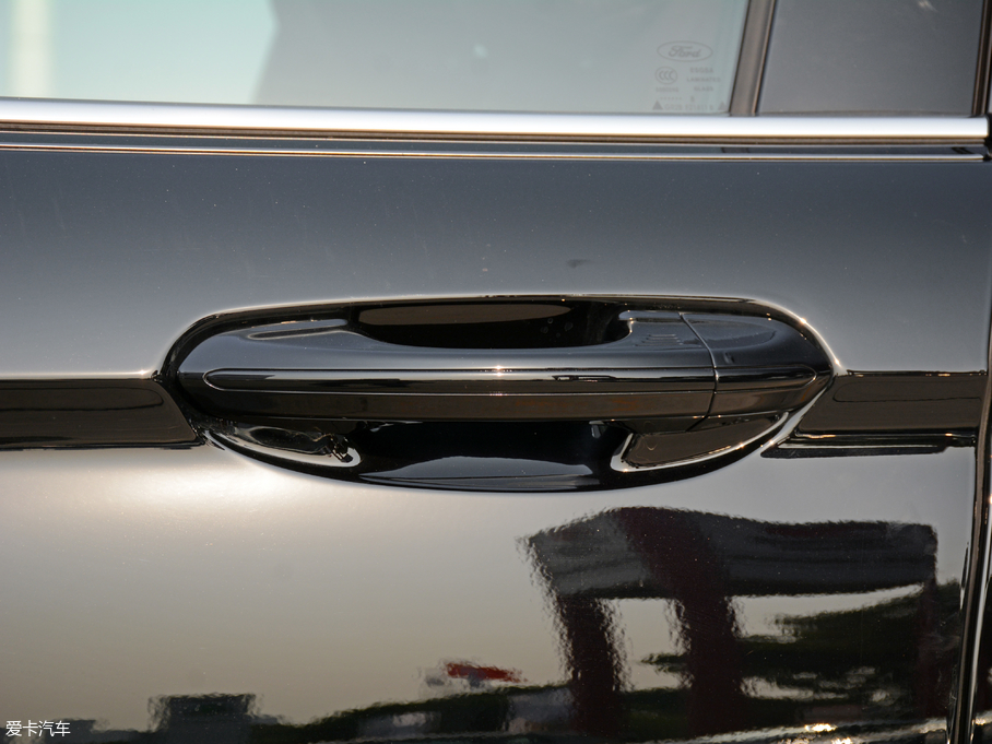 2018���ţ�� EcoBoost 245 Cognac�؄e�� ��V