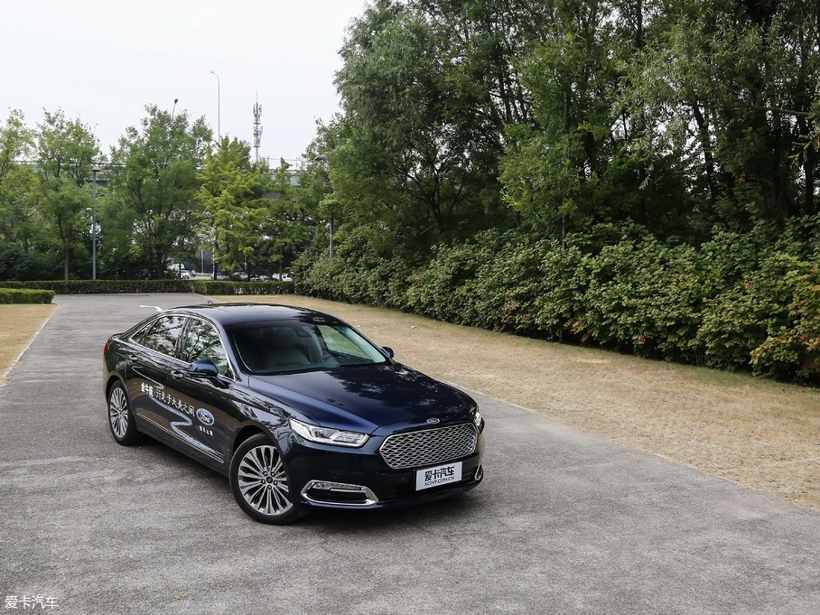 2018ţ EcoBoost 245 LTD V