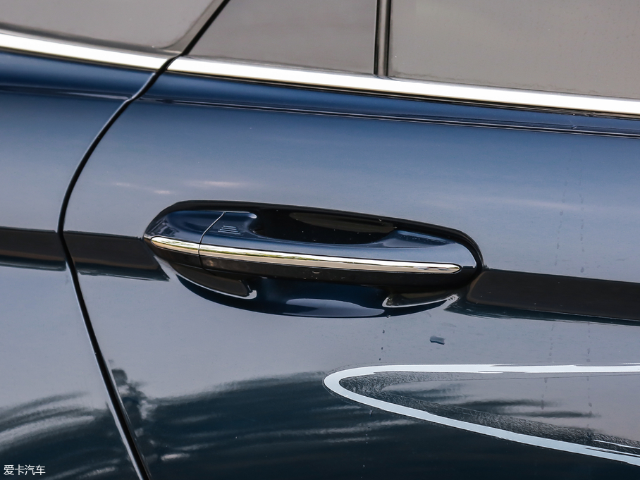 2018ţ EcoBoost 245 LTD (gu)V