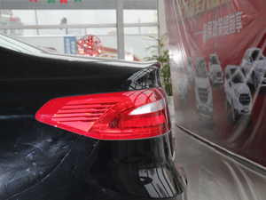 2018EcoBoost 245 r V ^