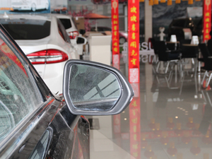 2018EcoBoost 245 r V ^