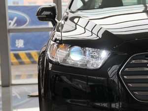 2018EcoBoost 245 r V ^