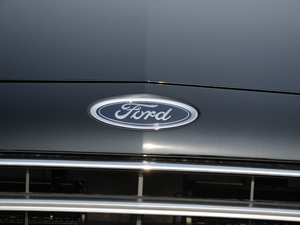 2018EcoBoost 245 Cognac؄e V ^