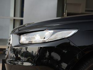 2018EcoBoost 245 Cognac؄e V ^