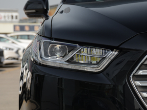 2018EcoBoost 245 Cognac؄e V ^