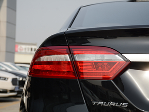 2018EcoBoost 245 Cognac؄e V ^