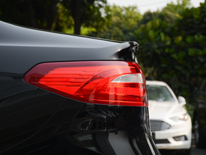 2018EcoBoost 245 Cognac؄e V ^