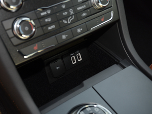 2018EcoBoost 245 Cognac؄e V g