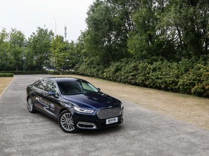 2018EcoBoost 245 LTD V w^