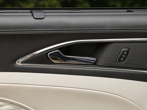 2018EcoBoost 245 LTD V g